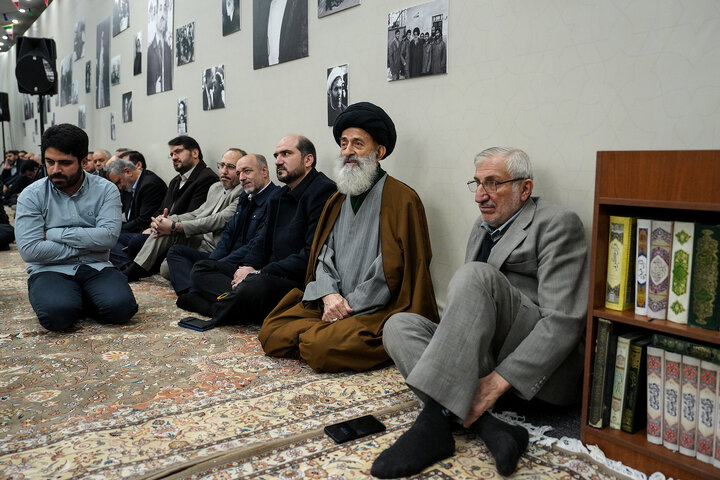 مراسم گرامیداشت دهه فجر در ستاد اجرایی فرمان امام