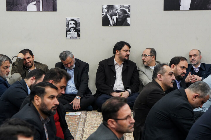 مراسم گرامیداشت دهه فجر در ستاد اجرایی فرمان امام