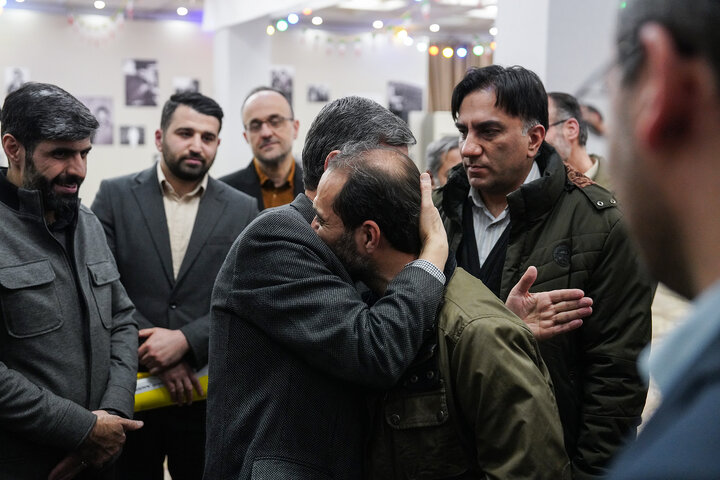 مراسم گرامیداشت دهه فجر در ستاد اجرایی فرمان امام