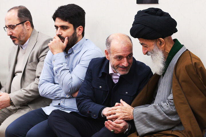 مراسم گرامیداشت دهه فجر در ستاد اجرایی فرمان امام