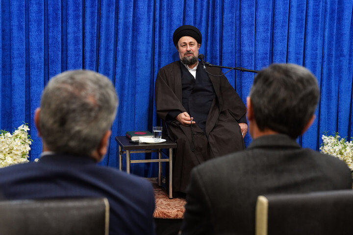 ستاد اجرایی فرمان امام از مجموعه‌های ارزشمند خدمت‌رسانی در کشور است/ درد مردم را درد خودمان بدانیم