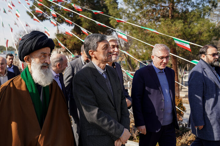 تجدید میثاق رئیس، مدیران و کارکنان ستاد اجرایی فرمان امام با آرمان‌های امام و شهدا