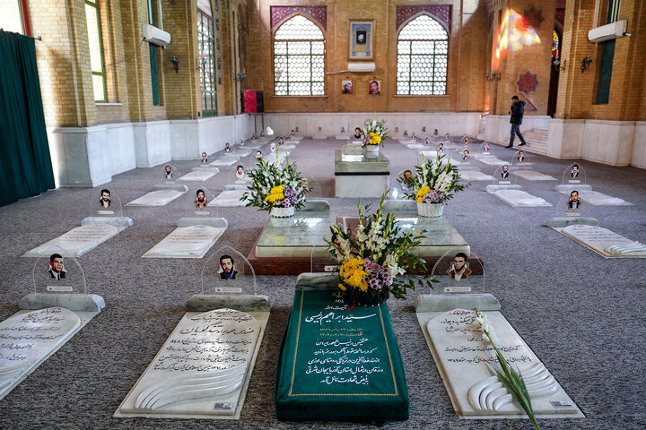 تجدید میثاق رئیس، مدیران و کارکنان ستاد اجرایی فرمان امام با آرمان‌های امام و شهدا