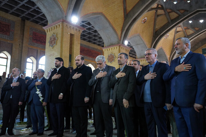 تجدید میثاق رئیس، مدیران و کارکنان ستاد اجرایی فرمان امام با آرمان‌های امام و شهدا