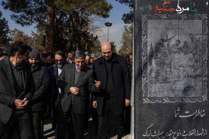 تجدید میثاق رئیس، مدیران و کارکنان ستاد اجرایی فرمان امام با آرمان‌های امام و شهدا