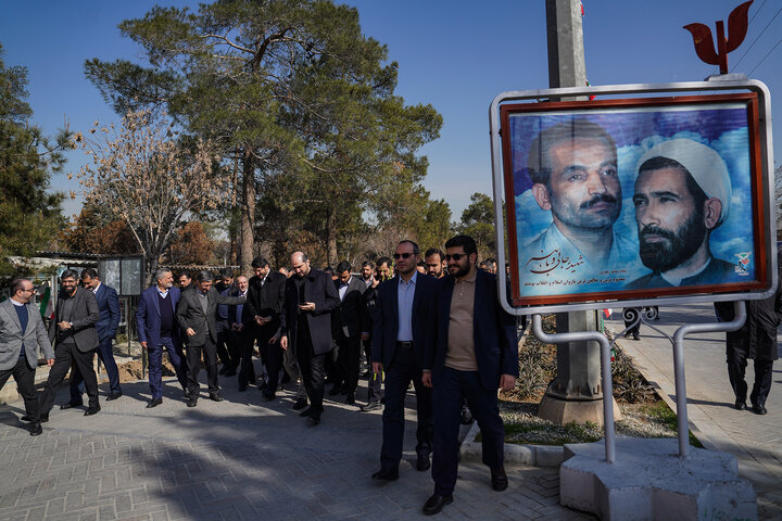 تجدید میثاق رئیس، مدیران و کارکنان ستاد اجرایی فرمان امام با آرمان‌های امام و شهدا