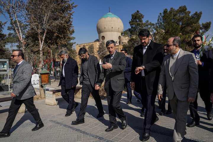 تجدید میثاق رئیس، مدیران و کارکنان ستاد اجرایی فرمان امام با آرمان‌های امام و شهدا