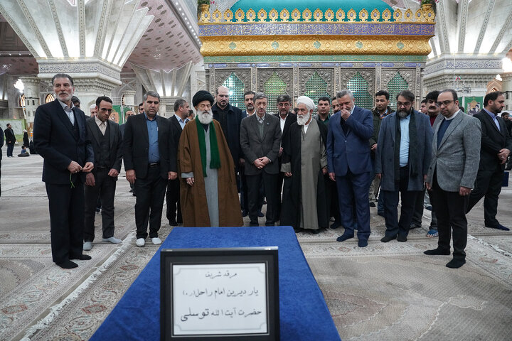 تجدید میثاق رئیس، مدیران و کارکنان ستاد اجرایی فرمان امام با آرمان‌های امام و شهدا