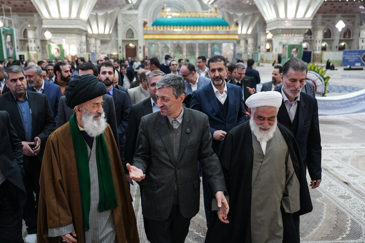 تجدید میثاق رئیس، مدیران و کارکنان ستاد اجرایی فرمان امام با آرمان‌های امام و شهدا