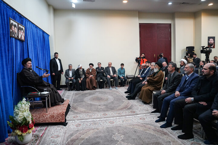 دیدار رئیس و کارکنان ستاد اجرایی فرمان امام با حجت الاسلام و المسلمین سید حسن خمینی