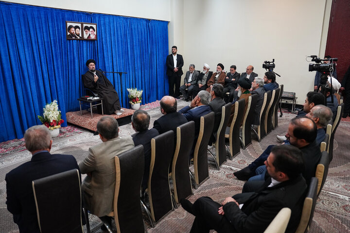 دیدار رئیس و کارکنان ستاد اجرایی فرمان امام با حجت الاسلام و المسلمین سید حسن خمینی
