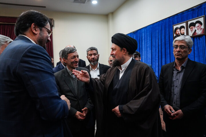 دیدار رئیس و کارکنان ستاد اجرایی فرمان امام با حجت الاسلام و المسلمین سید حسن خمینی