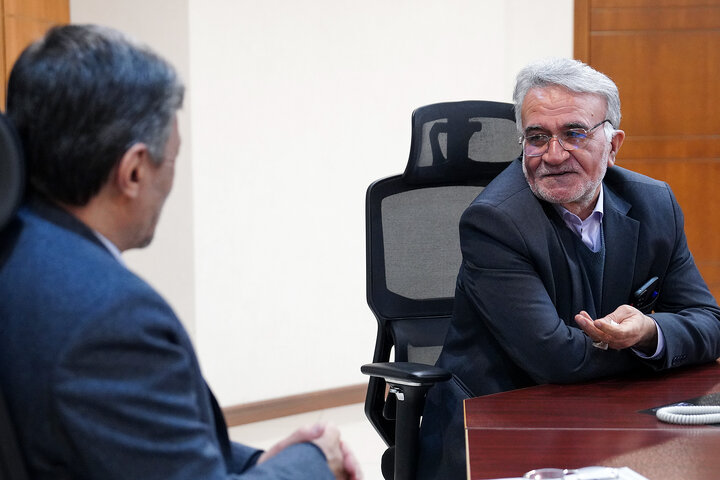 دیدار حسین عبدلی نماینده مردم نطنز و قمصر در مجلس شورای اسلامی با رئیس ستاد اجرایی فرمان امام