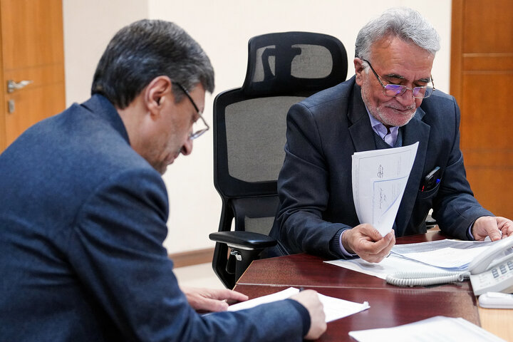 دیدار حسین عبدلی نماینده مردم نطنز و قمصر در مجلس شورای اسلامی با رئیس ستاد اجرایی فرمان امام