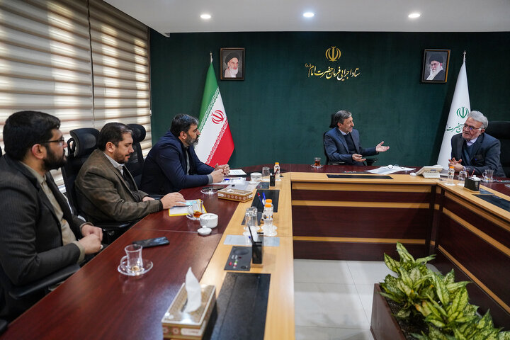 دیدار حسین عبدلی نماینده مردم نطنز و قمصر در مجلس شورای اسلامی با رئیس ستاد اجرایی فرمان امام