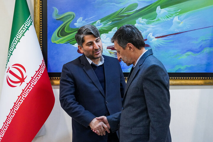 دیدار علی‌اصغر باقرزاده نماینده مردم بابلسر و فریدون کنار در مجلس شورای اسلامی با رئیس ستاد اجرایی فرمان امام