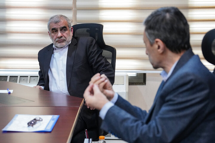 دیدار علی نیکزاد نماینده مردم اردبیل، نمین، نیر و سرعین در مجلس شورای اسلامی با رئیس ستاد اجرایی فرمان امام