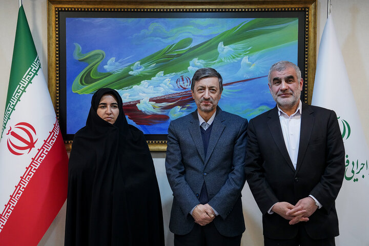 دیدار سارا فلاحی نماینده مردم ایلام، ایوان، شیروان، چرداول و مهران و علی نیکزاد نماینده مردم اردبیل، نمین، نیر و سرعین در مجلس شورای اسلامی با رئیس ستاد اجرایی فرمان امام