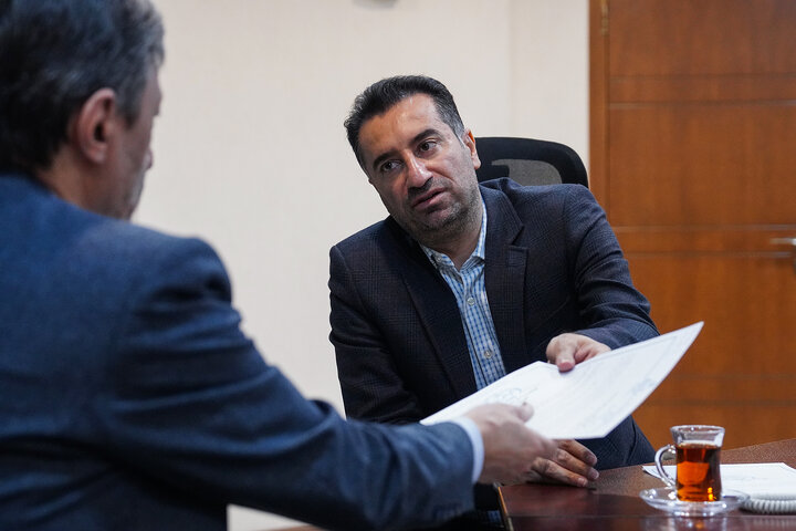 دیدار مسلم صالحی نماینده مردم اقلید در مجلس شورای اسلامی با رئیس ستاد اجرایی فرمان امام 