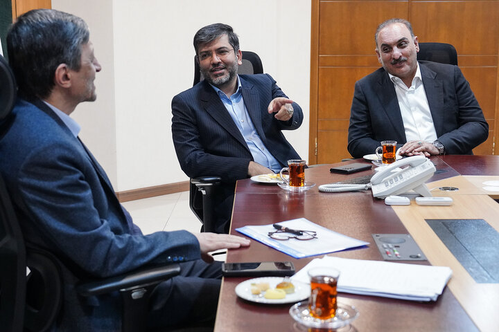 دیدار محمد سرگزی و فرهاد شهرکی نمایندگان مردم زابل، زهک، هیرمند، نیمروز و هامون در مجلس شورای اسلامی با رئیس ستاد اجرایی فرمان امام 