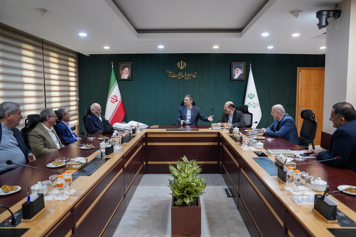 دیدار اعضای هیأت امنا و مدیرعامل خیریه کهریزک با رئیس ستاد اجرایی فرمان امام