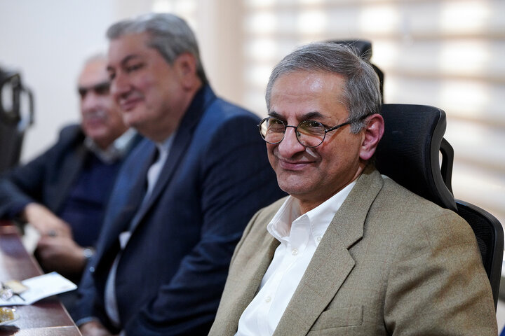 دیدار اعضای هیأت امنا و مدیرعامل خیریه کهریزک با رئیس ستاد اجرایی فرمان امام