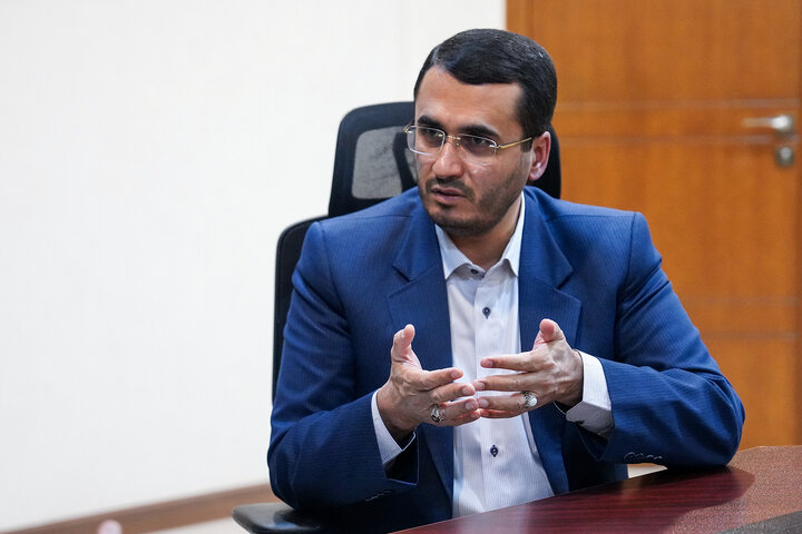 روح‌الله متفکر آزاد نماینده مردم تبریز، آذرشهر و اسکو در مجلس شورای اسلامی