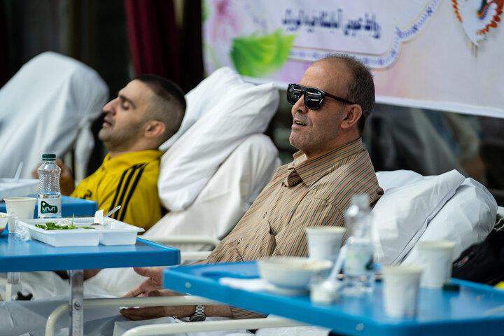 افطاری فتاح در جمع مددجویان آسایشگاه خیریه کهریزک