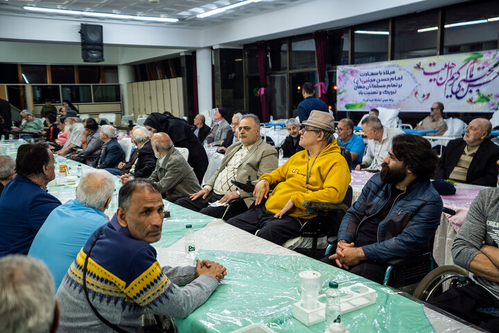 افطاری فتاح در جمع مددجویان آسایشگاه خیریه کهریزک