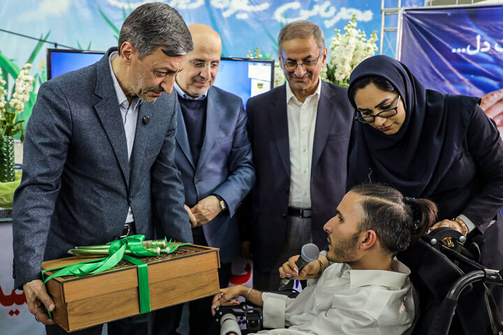 افطاری فتاح در جمع مددجویان آسایشگاه خیریه کهریزک