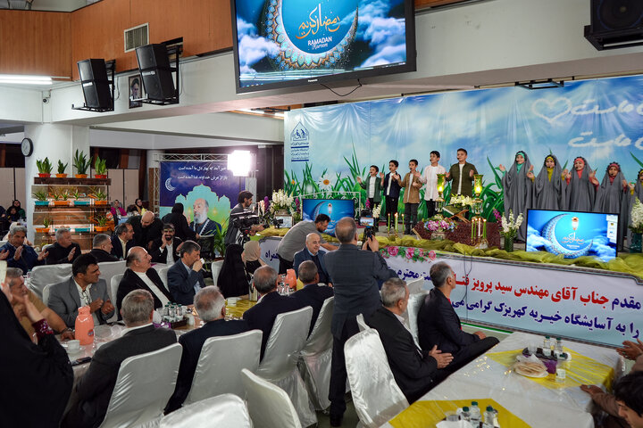 افطاری فتاح در جمع مددجویان آسایشگاه خیریه کهریزک