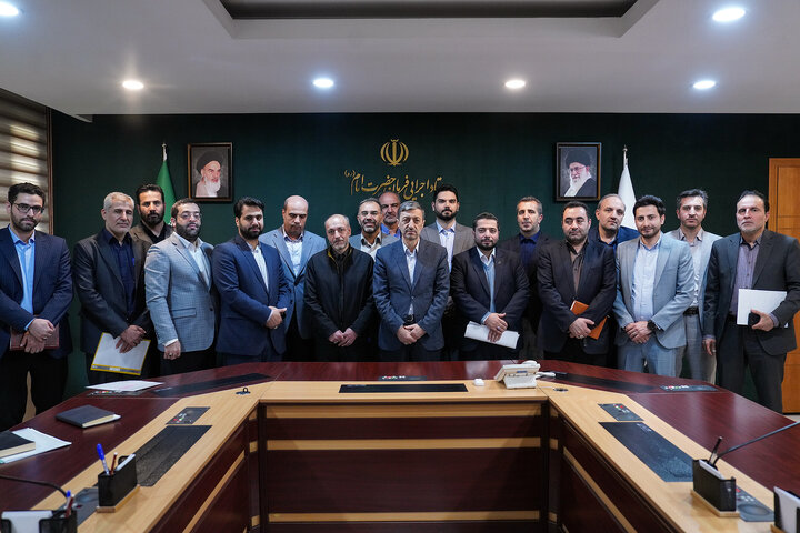 جلسه بررسی عملکرد سالانه معاونت مالی و اداری ستاد اجرایی فرمان امام