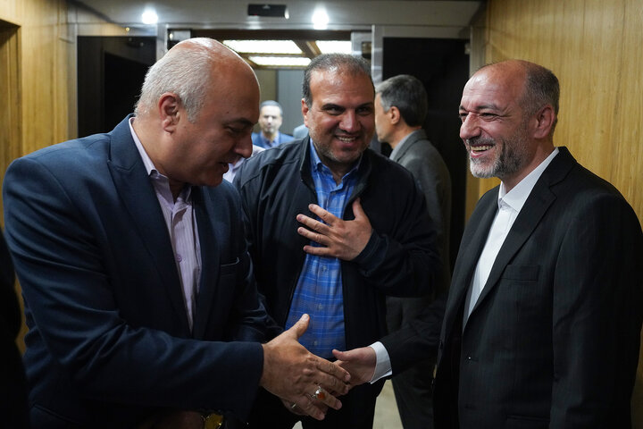 دیدار نوروزی رئیس ستاد اجرایی فرمان امام با همکاران