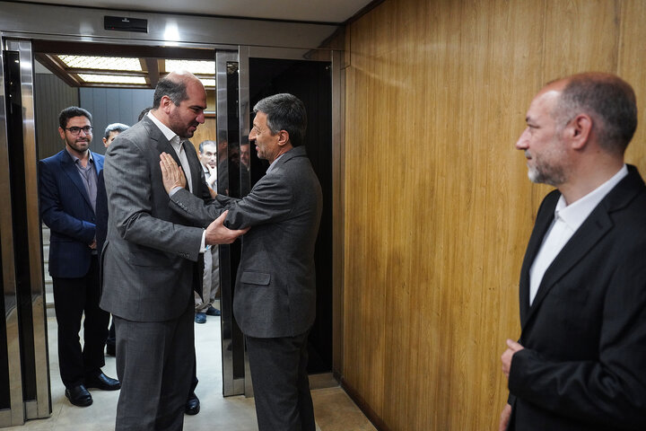 دیدار نوروزی رئیس ستاد اجرایی فرمان امام با همکاران