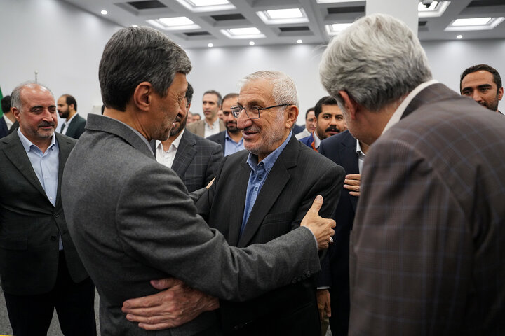 دیدار نوروزی رئیس ستاد اجرایی فرمان امام با همکاران