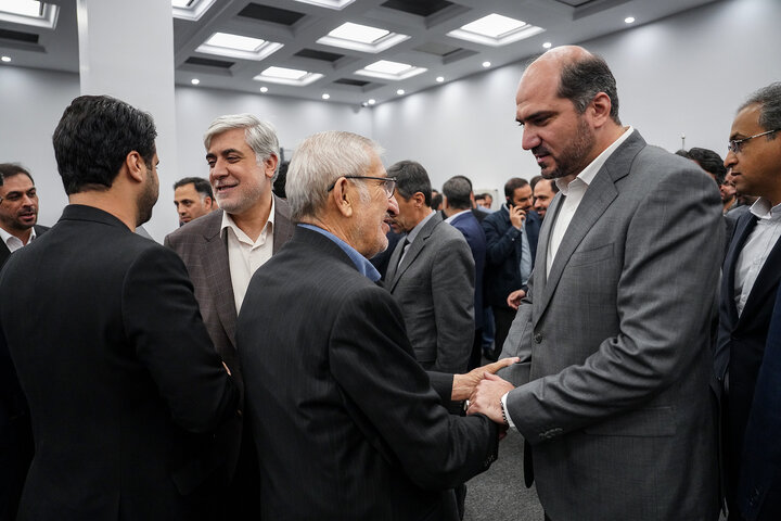 دیدار نوروزی رئیس ستاد اجرایی فرمان امام با همکاران