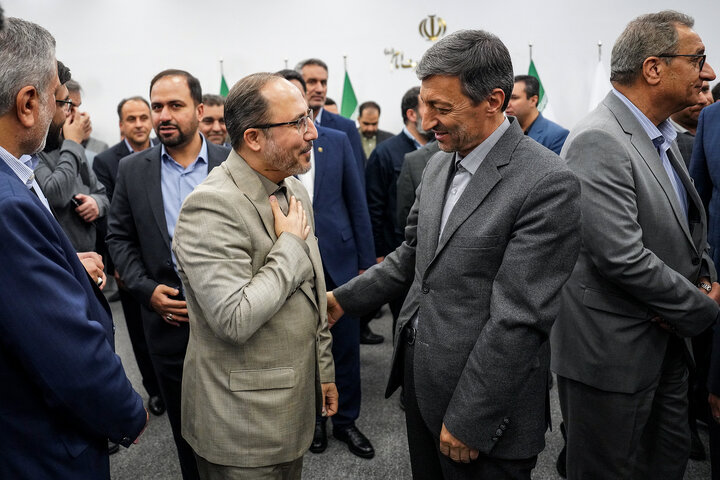 دیدار نوروزی رئیس ستاد اجرایی فرمان امام با همکاران