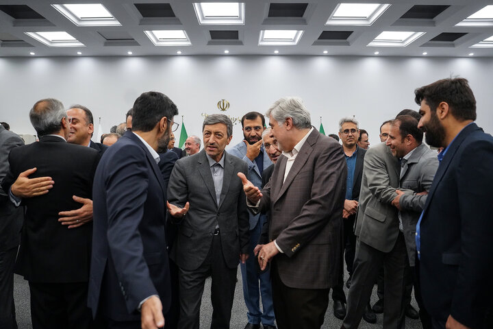 دیدار نوروزی رئیس ستاد اجرایی فرمان امام با همکاران