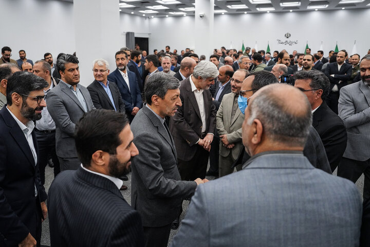 دیدار نوروزی رئیس ستاد اجرایی فرمان امام با همکاران