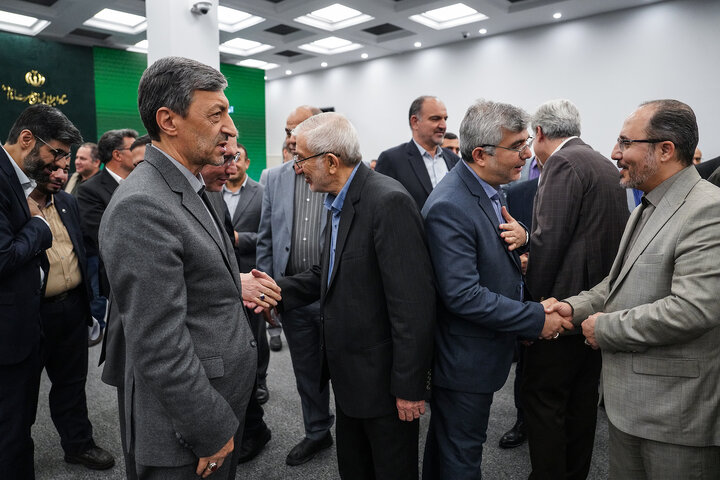 دیدار نوروزی رئیس ستاد اجرایی فرمان امام با همکاران