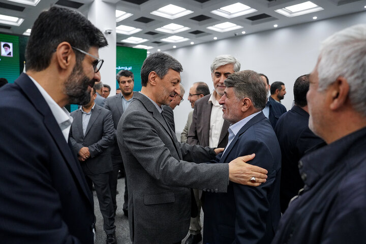 دیدار نوروزی رئیس ستاد اجرایی فرمان امام با همکاران