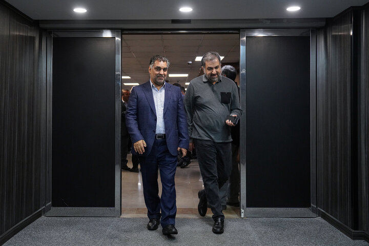 دیدار نوروزی رئیس ستاد اجرایی فرمان امام با همکاران