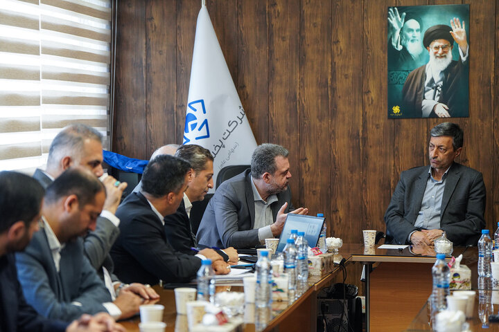 بازدید رئیس ستاد اجرایی فرمان امام از شرکت پخش البرز