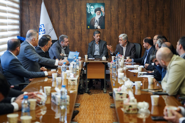 بازدید رئیس ستاد اجرایی فرمان امام از شرکت پخش البرز