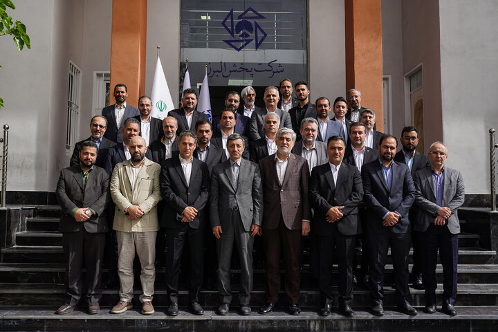 بازدید رئیس ستاد اجرایی فرمان امام از شرکت پخش البرز