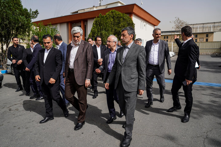 بازدید رئیس ستاد اجرایی فرمان امام از شرکت پخش البرز