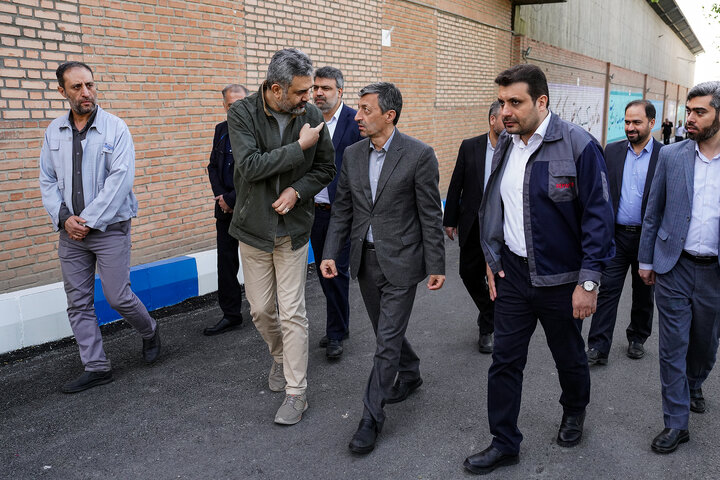 بازدید رئیس ستاد اجرایی فرمان امام از کارخانه لوله و پروفیل سپنتا