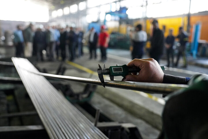 بازدید رئیس ستاد اجرایی فرمان امام از کارخانه لوله و پروفیل سپنتا