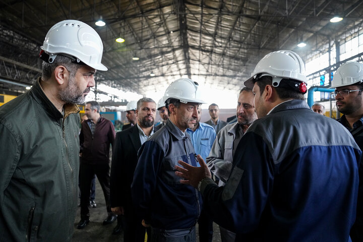 بازدید رئیس ستاد اجرایی فرمان امام از کارخانه لوله و پروفیل سپنتا
