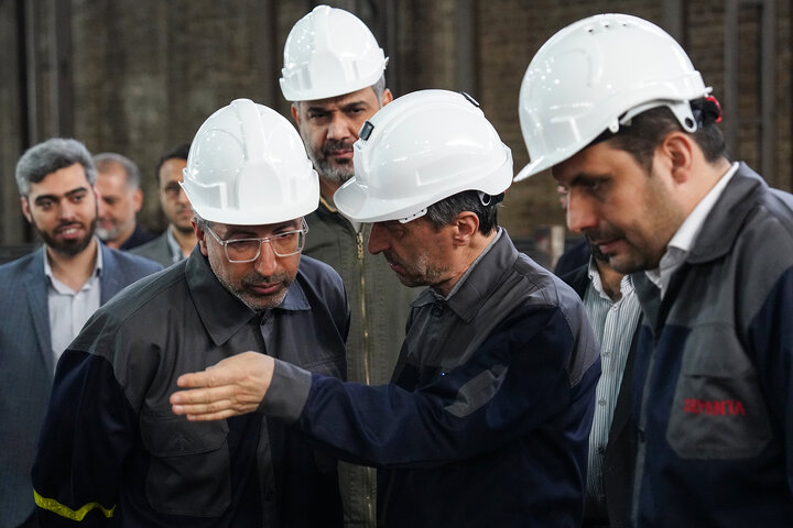 بازدید رئیس ستاد اجرایی فرمان امام از کارخانه لوله و پروفیل سپنتا